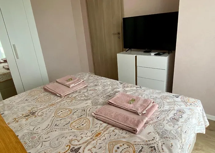 Апартаменти Avrora *